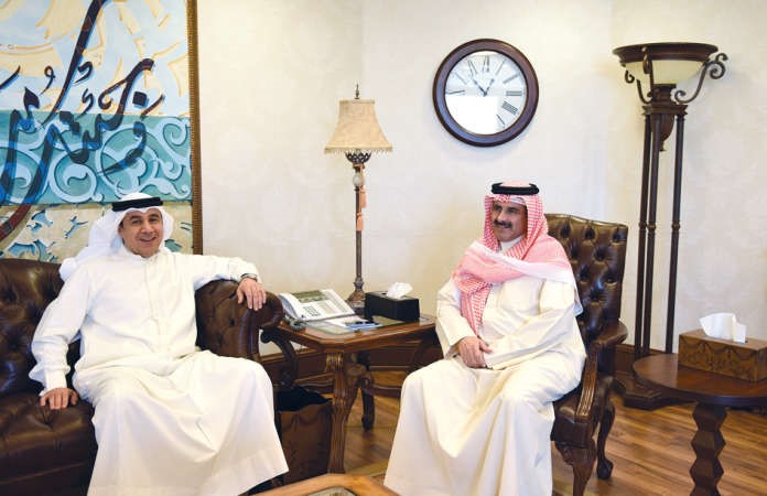 الشيخ مبارك الدعيج مستقبلا القنصل العام للكويت في مدينة اسطنبول محمد المحمد
