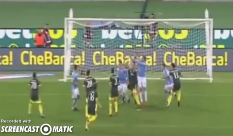 بالفيديو.. لاعب ميلان يتعرض لإصابة مرعبة! 