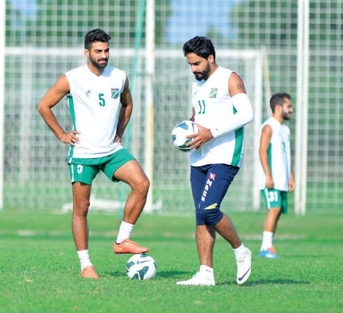 اللاعب حسين الموسوي خلال التدريب ﻿