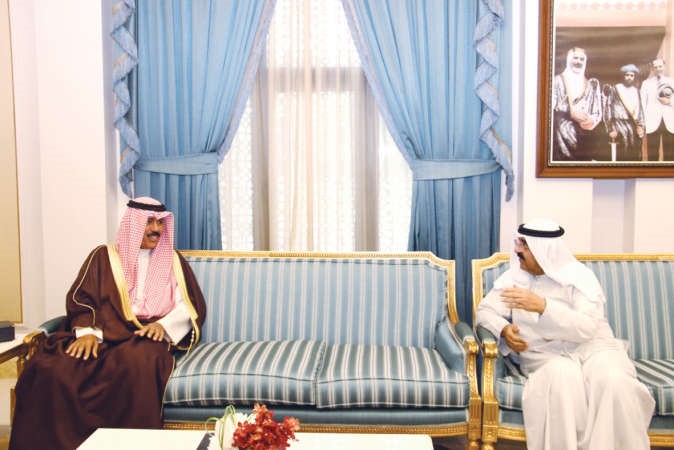 سمو ولي العهد الشيخ نواف الاحمد مباركا للشيخ مشعل الاحمد ﻿