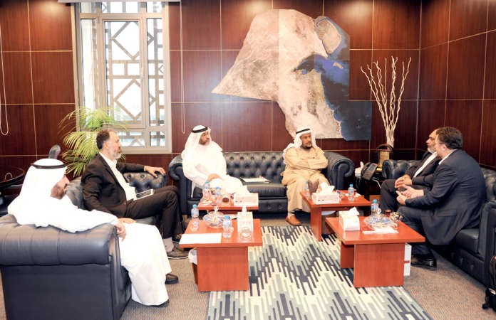  دابراهيم الصالح مستقبلا فهمي بولند ييلدريم بحضور عبدالله احمد وعادل الجري﻿