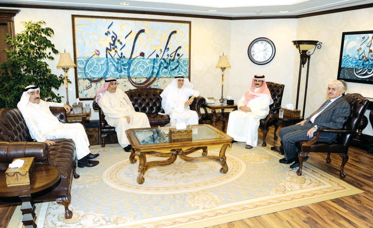 الشيخ مبارك الدعيج مستقبلا دبدر مال الله ودحسين طلافحة وطارق ادريس﻿