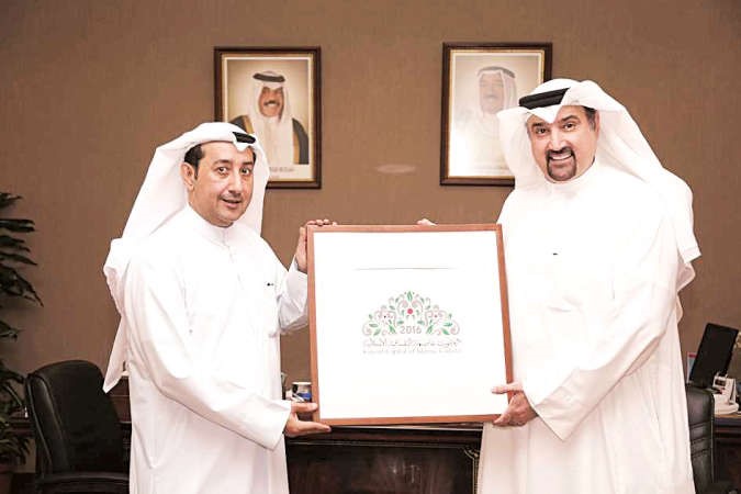 العنزي والعسعوسي بعد اعلان فوز الشعار﻿