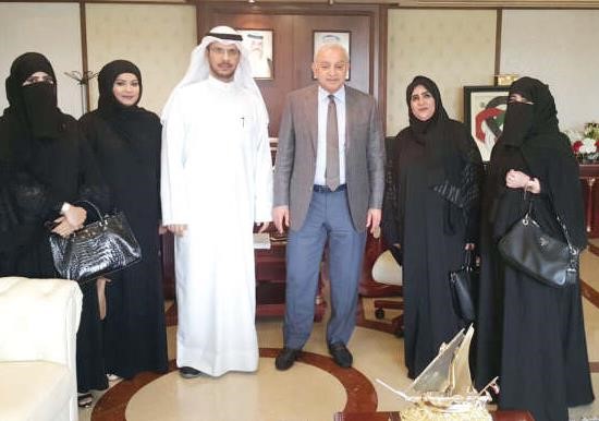 دبدر العيسى مستقبلا عددا من العاملين في مجال التقنيات﻿