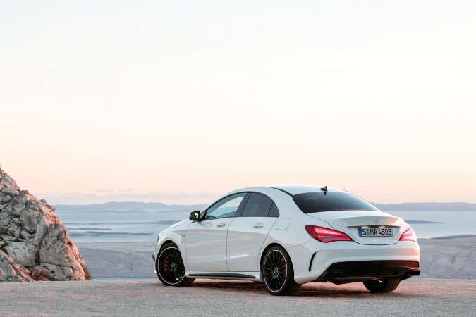 CLA 45 من مرسيدس-AMG تفوز بجائزة افضل سيارة تنفيذية مدمجة من حيث الاداء