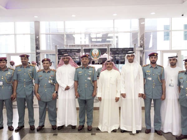 اللواء الشيخ مازن الجراح ومرافقوه وضباط اماراتيون