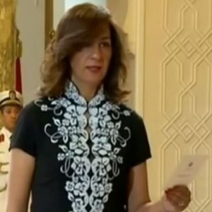 نبيلة مكرم في الكويت اليوم.. وتناشد ضرورة ضبط النفس