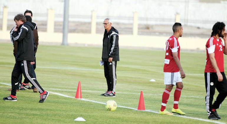 المدرب هيكتور كوبر في تدريب سابق لمنتخب مصر
