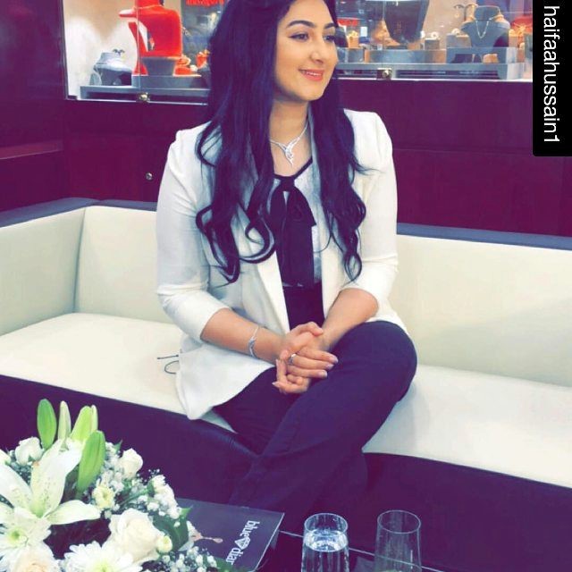 شاهد.. هيفاء حسين في صورة جديدة مع ابنها الشاب سعد 
