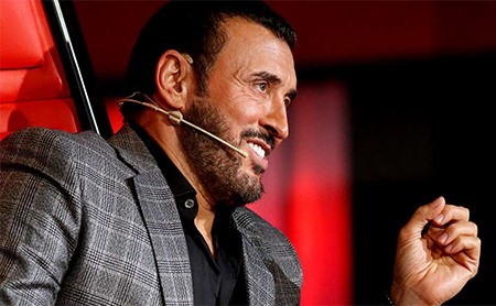 بالصور.. وسامة كاظم الساهر تخطف الأنظار في ثاني حلقات المواجهة 