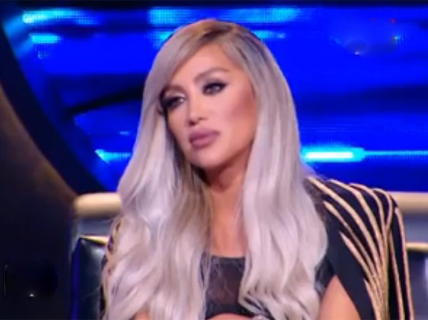 بالفيديو.. مايا دياب لاعلامي مصري: "أنا ملبستش حجاب.. وده جهل"