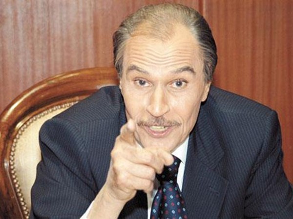 عزت العلايلي