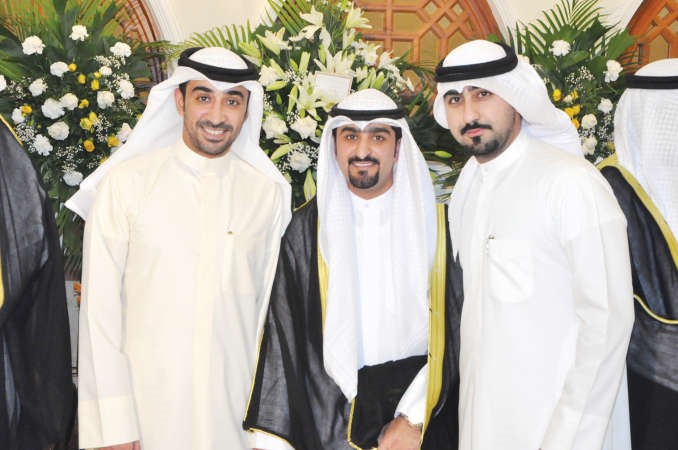 احمد الصالح واسامة الطاحوس يباركان للمعرس﻿