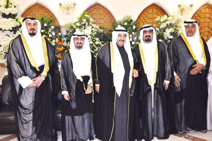 سمو الشيخ ناصر المحمد وعدنان راضي يباركان					احمد علي﻿