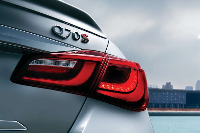 إنفينيتي Q 70 تفوز بلقب «أفضل سيدان تنفيذية من الحجم المتوسط»