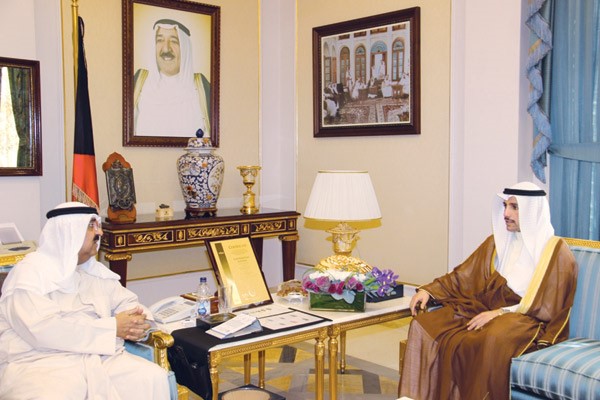 رئيس مجلس الامة مرزوق الغانم لدى زيارته الشيخ مشعل الاحمد