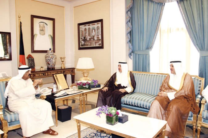 الشيخ سلمان الحمود والشيخ مبارك الحمود يهنئان الشيخ مشعل الاحمد 