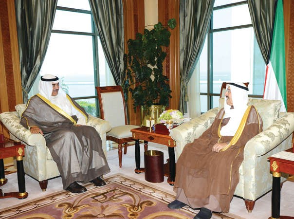 صاحب السمو الامير الشيخ صباح الاحمد مستقبلا الشيخ صباح الخالد