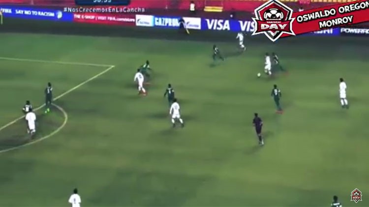  بالفيديو.. لاعب مكسيكي يسجل هدفاً على طريقة مارادونا