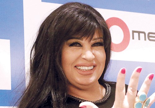 شاهد.. صورة لفيفي عبده بدون ماكياج.. هل هناك فارق؟