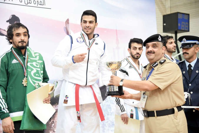 الهملان متوجا سيد محمد عبدالله بطل الكويت﻿
