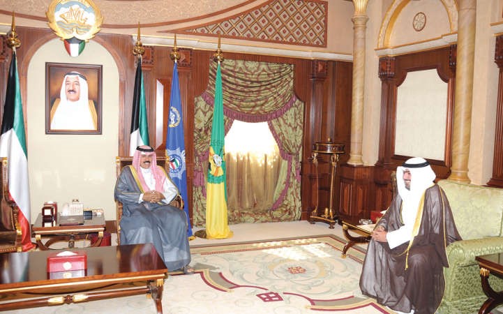 سمو نائب الامير وولي العهد الشيخ نواف الاحمد مستقبلا الشيخ ثامر العلي﻿