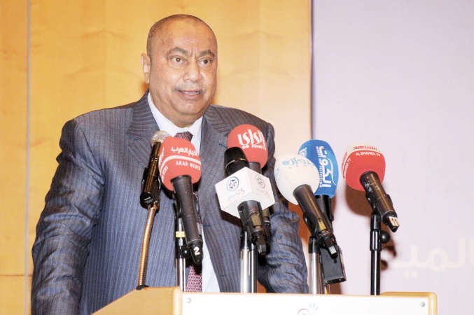 دخالد السهلاوي متحدثا في اللقاء﻿