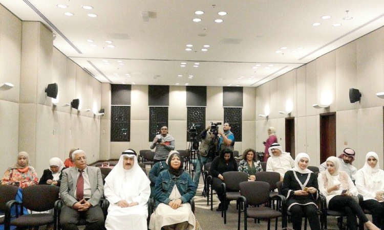 كامل عبدالجليل ونجود الحساوي وخليل الخطيب في مقدمة الحضور﻿