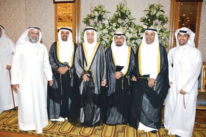 العم عبدالله الحوطي وعبدالوهاب الحوطي ووليد الحوطي وخالد الحوطي يباركون للمعرس ووالده