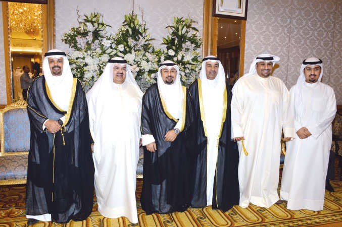 المعرس سليمان البعيجان متوسطا والده عادل البعيجان وعمه وليد البعيجان وشقيقيه عبداللطيف ومنصور البعيجان ووالد العروس وليد الحوطي