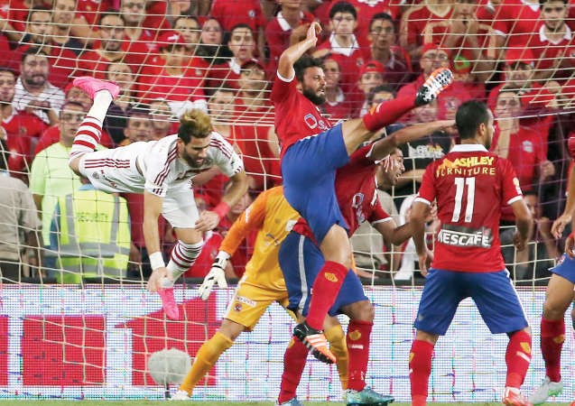 وضع الاهلي كرويا يحدث انقساما في مجلس ادارة النادي
