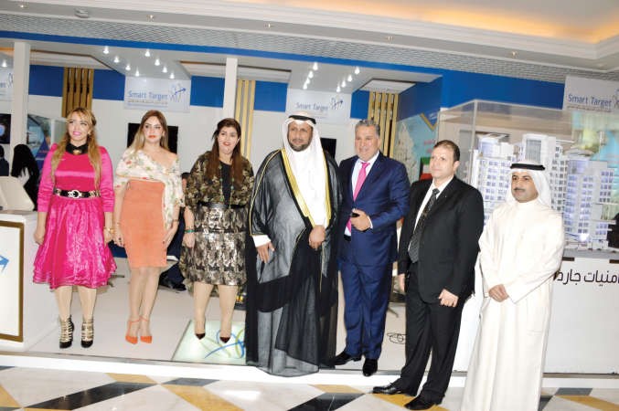الشلال يتوسط بدرية المنيع وخالد علوان