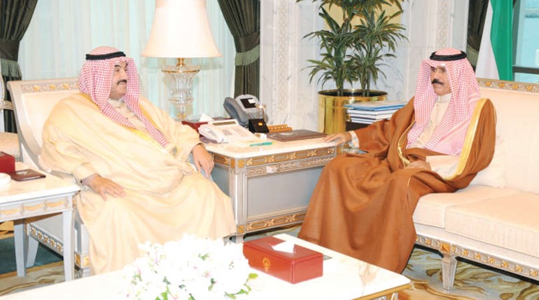 سمو نائب الامير وولي العهد الشيخ نواف الاحمد مستقبلا سمو الشيخ ناصر المحمد﻿