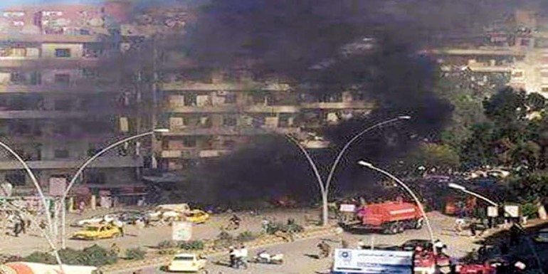 صورة بثتها سانا للدخان المتصاعد من موقع سقوط احدى القذائف امس 