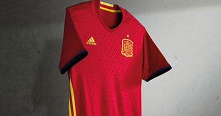 بالصور.. قميص جديد للمنتخب الإسبانى فى "يورو 2016" من أديداس