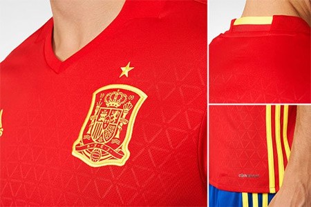 بالصور.. قميص جديد للمنتخب الإسبانى فى "يورو 2016" من أديداس