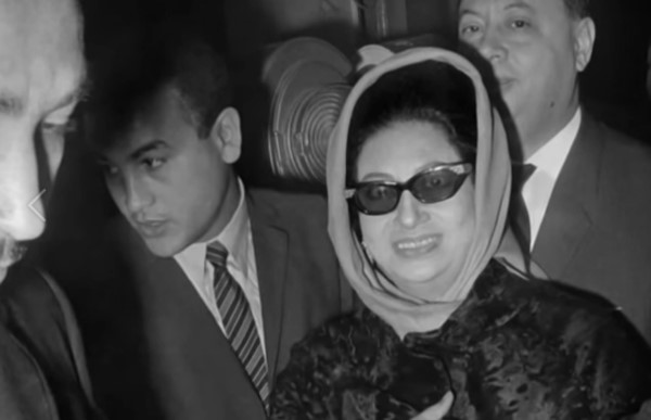 شاهد.. مصور فرنسي يعرض صوراً نادرة لأم كلثوم تنشر لأول مرة