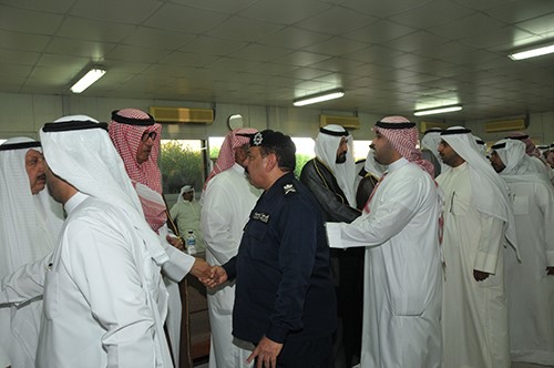 وكيل وزارة الداخلية المساعد لشؤون الامن العام اللواء عبدالفتاح العلي يقدم واجب العزاء