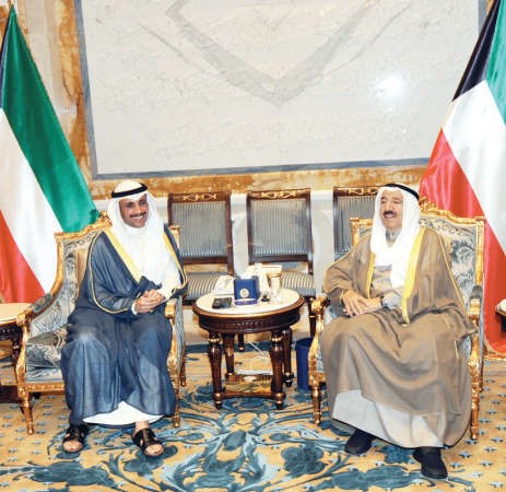 صاحب السمو الامير الشيخ صباح الاحمد مستقبلا مرزوق الغانم
