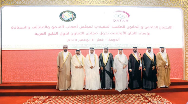 عبيد العنزي مع رؤساء اللجان الاولمبية الخليجية﻿