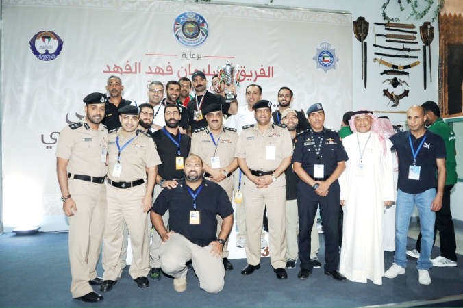 رماة الكويت يحتفلون على منصة التتويج﻿