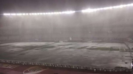 بالصور.. تأجيل مباراة الارجنتين والبرازيل بسبب الأمطار