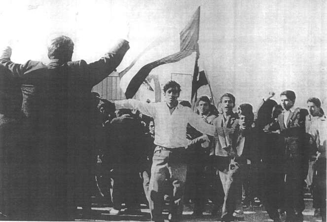 خلال المشاركة في مظاهرة لتاييد الوحدة بين مصر وسورية عام 1958 في شارع الجهراء﻿