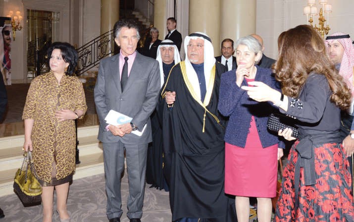 الشيخ علي الجراح ممثل صاحب السمو الامير ومديرة اليونسكو ايرينا بوكوفا ووزيرة الثقافة البحرينية الشيخة مي بنت محمد ال خليفة والشيخة منى الجابر