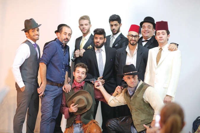 من الفرق المشاركة في البرنامج