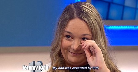 إنستغرام يكشف لفتاة بريطانية مقتل والدها على يد داعش