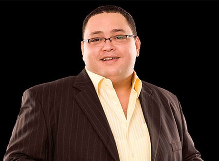 أول ظهور لزوجة أحمد رزق بعد خروجها من المستشفى
