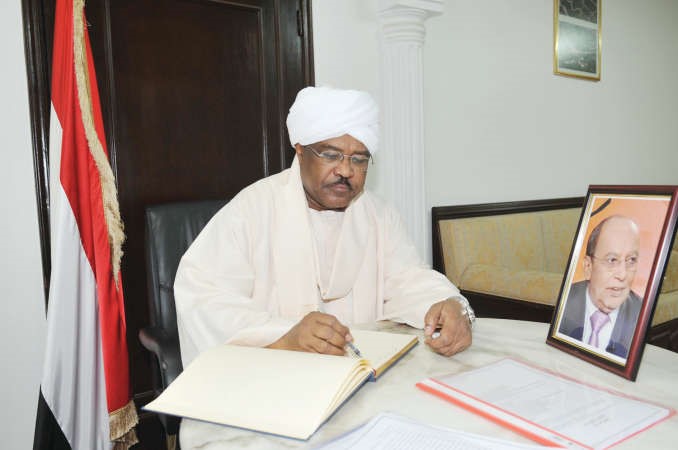 وسفير السودان محيي الدين سالم يسجل كلمة ﻿