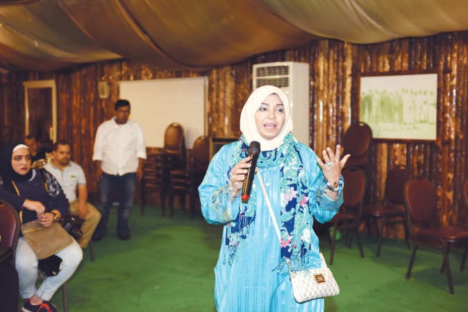 رحاب بورسلي متحدثة خلال الحفل﻿