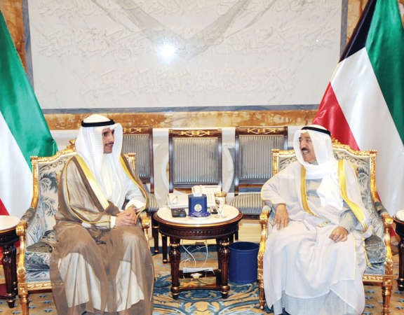 صاحب السمو الامير الشيخ صباح الاحمد مستقبلا رئيس مجلس الامة مرزوق الغانم﻿